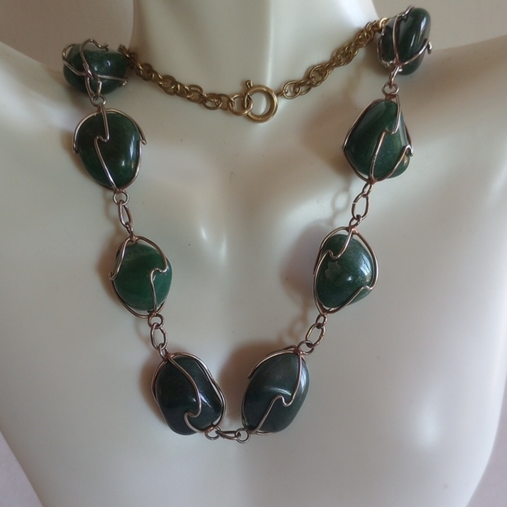 Vintage green nephrite jade stones caged design necklace 24 " long. No dye.